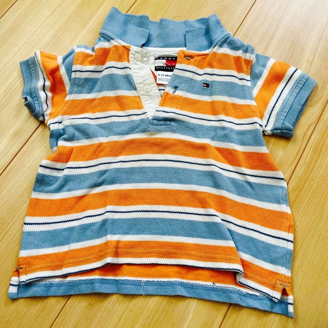 TOMMY HILFIGER(トミーヒルフィガー)のシャツ　6ヶ月から12ヶ月用 キッズ/ベビー/マタニティのベビー服(~85cm)(シャツ/カットソー)の商品写真