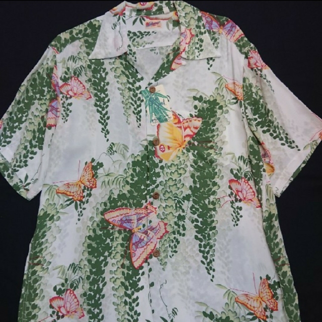 新品 サンサーフ ハワイアンシャツ 藤の花と蝶 ss33881 印象のデザイン