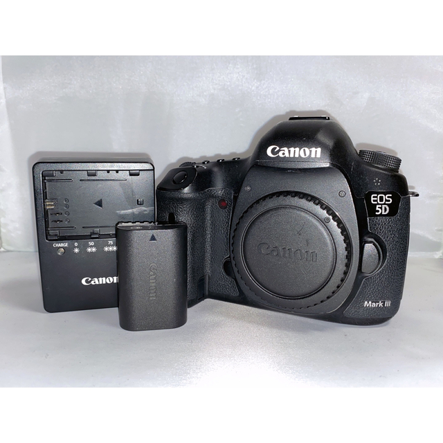 入門機Canon eos 5D markIII mark3 5DM3 ボディ 本体