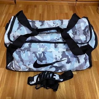 ナイキ(NIKE)のNIKE スポーツバッグ(ボストンバッグ)