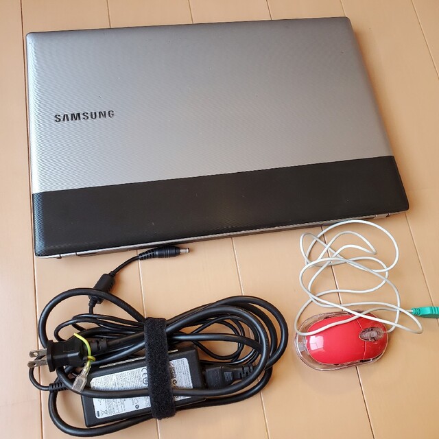 SAMSUNG(サムスン)のSAMSUNG ノートパソコン　RV511 動作良好 スマホ/家電/カメラのPC/タブレット(ノートPC)の商品写真