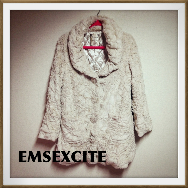 EMSEXCITE(エムズエキサイト)のEMSEXCITE ♡ ファーコート レディースのジャケット/アウター(毛皮/ファーコート)の商品写真
