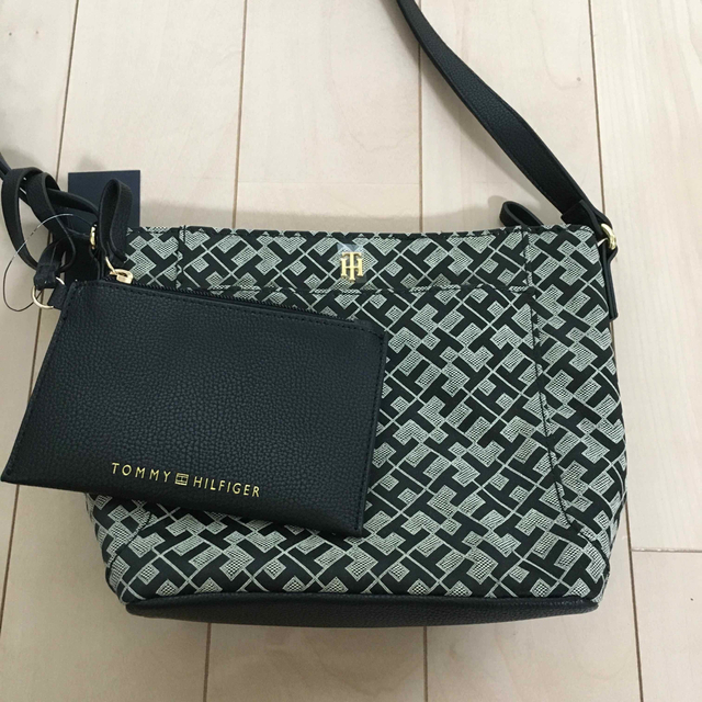 TOMMY HILFIGER(トミーヒルフィガー)の新品　トミーヒルフィガー　ショルダーバッグ　ポシェット　ポーチ レディースのバッグ(ショルダーバッグ)の商品写真