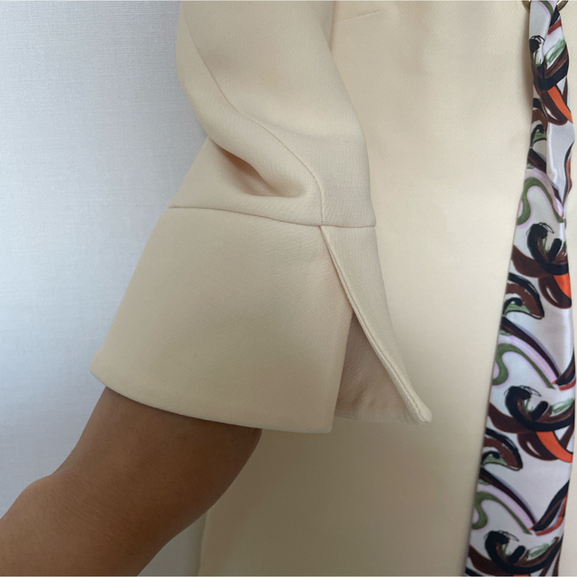 Christian Dior(クリスチャンディオール)のDiorスカーフ付きワンピースコート レディースのワンピース(ひざ丈ワンピース)の商品写真