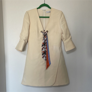 クリスチャンディオール(Christian Dior)のDiorスカーフ付きワンピースコート(ひざ丈ワンピース)