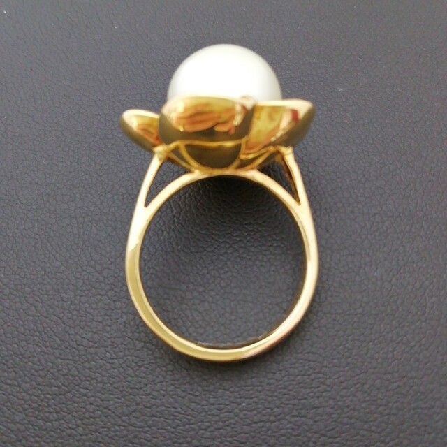 K18✨花びらに包まれた◯白蝶真珠リング✨ちこっと✨ダイヤ付き✨上品