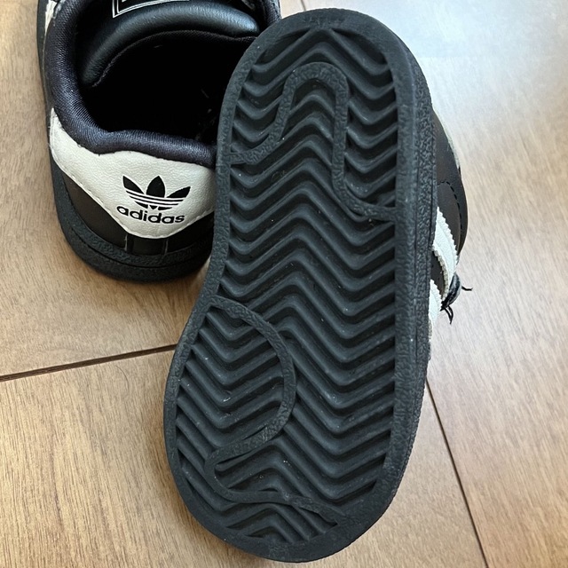 adidas(アディダス)のadidas スニーカー 12.0cm キッズ/ベビー/マタニティのベビー靴/シューズ(~14cm)(スニーカー)の商品写真