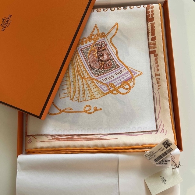 Hermes(エルメス)のエルメス　カレ90 シュヴァロスコープ 売り切り値下げ レディースのファッション小物(バンダナ/スカーフ)の商品写真