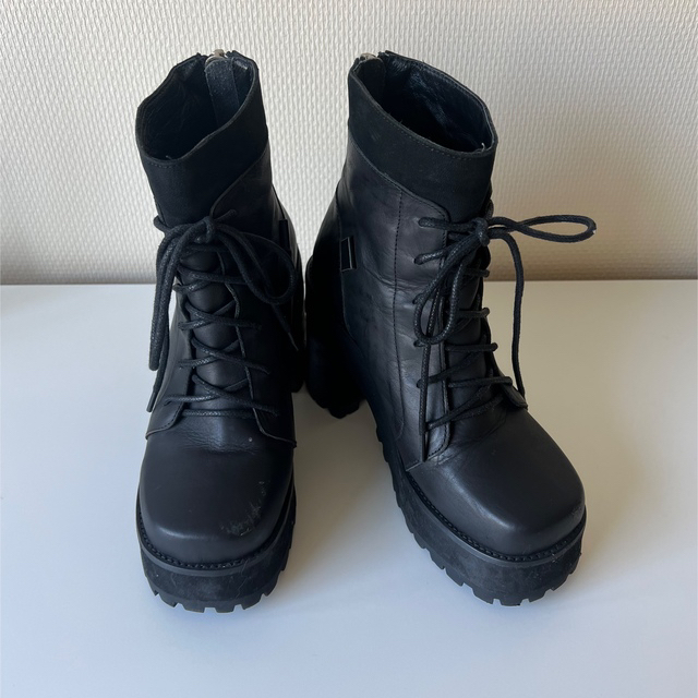 UNIF(ユニフ)のUNIF REVERB BOOTS  レディースの靴/シューズ(ブーツ)の商品写真