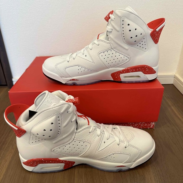 NIKE(ナイキ)のAir Jordan 6 White and University Red新品 メンズの靴/シューズ(スニーカー)の商品写真