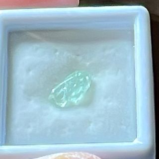 フォスフォフィライト ボリビア産 0.9ct(各種パーツ)