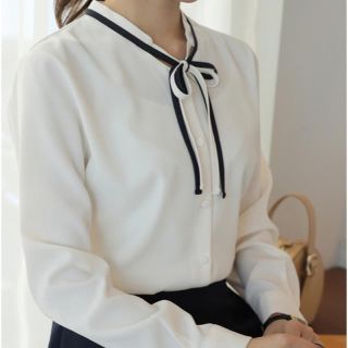 ディーホリック(dholic)の【美品】DHOLIC ダブルストラップネックブラウス (シャツ/ブラウス(長袖/七分))