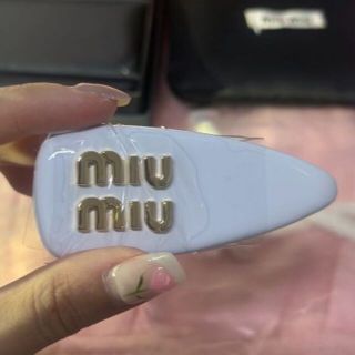 ミュウミュウ バレッタ/ヘアクリップの通販 66点 | miumiuのレディース ミュウミュウ バレッタ/ヘアクリップの通販 66点 | miumiuのレディース
