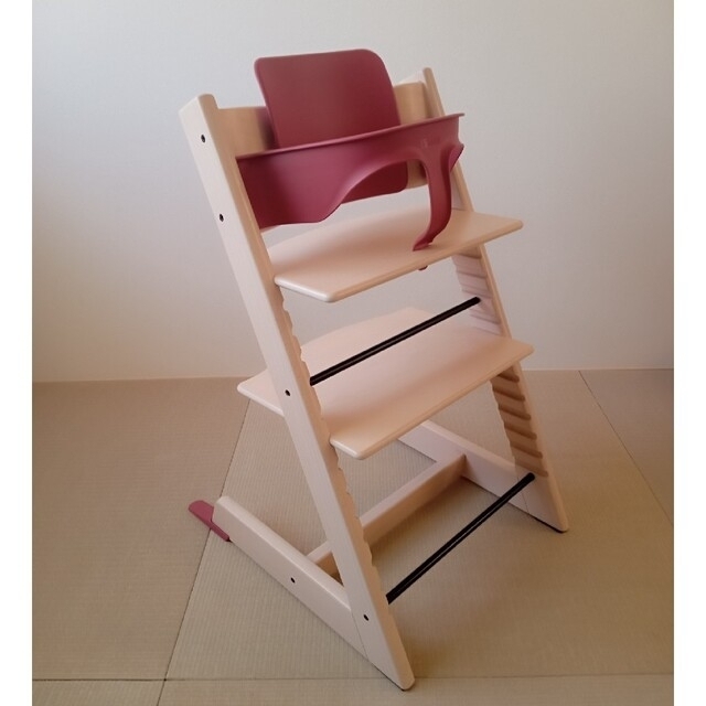 Stokke(ストッケ)の【期間限定値下げ】トリップトラップチェア　ベビーセット付 キッズ/ベビー/マタニティの寝具/家具(その他)の商品写真