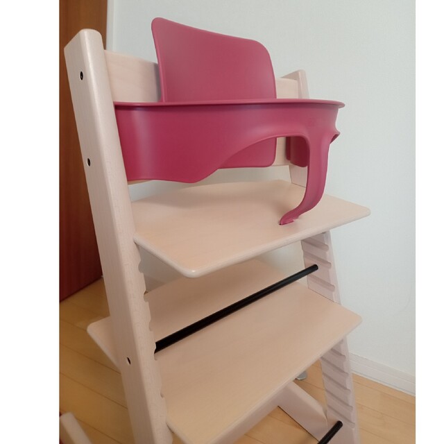 Stokke(ストッケ)の【期間限定値下げ】トリップトラップチェア　ベビーセット付 キッズ/ベビー/マタニティの寝具/家具(その他)の商品写真