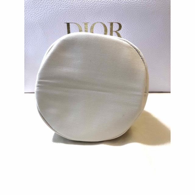 Dior(ディオール)の新品未使用 Dior 2023 スノー オファー ポーチ ディオール ノベルティ コスメ/美容のコスメ/美容 その他(その他)の商品写真