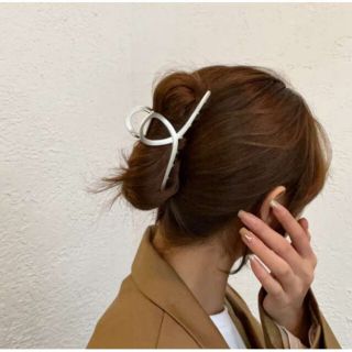 韓国　ヘアクリップ　ワイヤー　シルバー　ヘアアクセ　レディース　クリップy(バレッタ/ヘアクリップ)