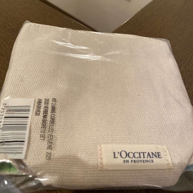 L'OCCITANE(ロクシタン)の茶虎様専用＊お値下げ＊新品未使用＊ロクシタン ノベルティ 小物入れ 2個セット インテリア/住まい/日用品のインテリア小物(小物入れ)の商品写真