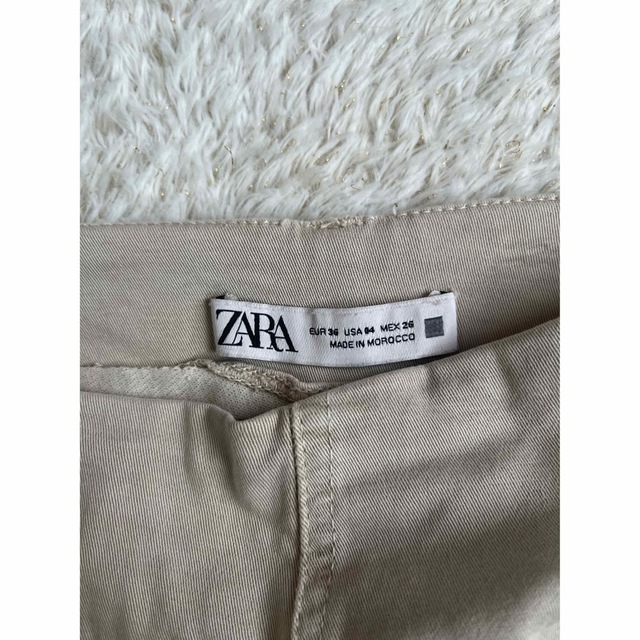 ZARA(ザラ)のZARA ザラ　パンツ　カジュアルパンツ　チノパンツ　ベージュ　ワイドパンツ レディースのパンツ(カジュアルパンツ)の商品写真