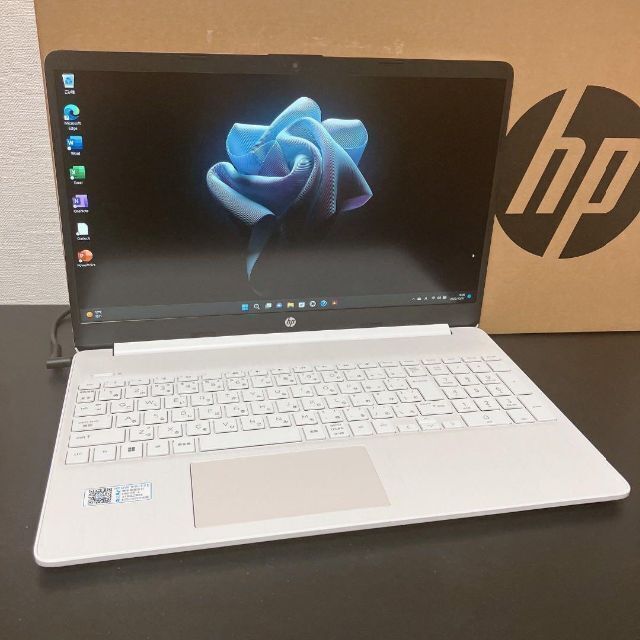 新品✨HP☆ノートパソコン(白) Office付き☆送料無料☆即使用可能