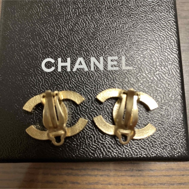 CHANEL(シャネル)のCHANEL ヴィンテージ  COCOマーク　イヤリング レディースのアクセサリー(イヤリング)の商品写真