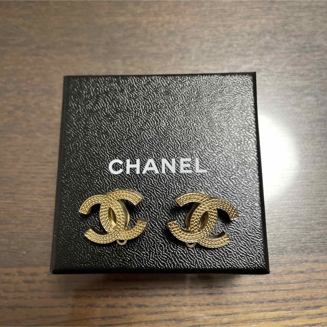 CHANEL(シャネル)のCHANEL ヴィンテージ  COCOマーク　イヤリング レディースのアクセサリー(イヤリング)の商品写真