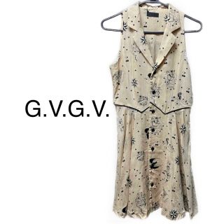 ジーヴィジーヴィ(G.V.G.V.)のG.V.G.V.【美品】tatoo柄 ノースリーブ ブラウス 膝丈 ワンピース(ひざ丈ワンピース)