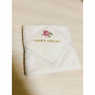 ローラアシュレイ(LAURA ASHLEY)の【新品】ローラアシュレイ　タオルハンカチ2枚セット(ハンカチ)