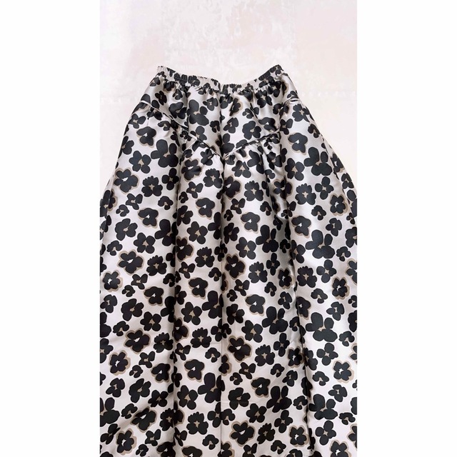 OBLI(オブリ)のobli オブリ 米沢別注 フラワーレオパードスカート レディースのスカート(ロングスカート)の商品写真