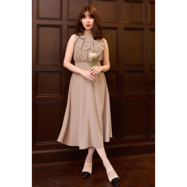 本日中で処分。Modern Classic Sleeveless Dress