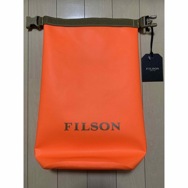 FILSON(フィルソン)の新品◆フィルソンFILSON smallDRYBAGスモールドライバック完全防水 スポーツ/アウトドアのスポーツ/アウトドア その他(その他)の商品写真