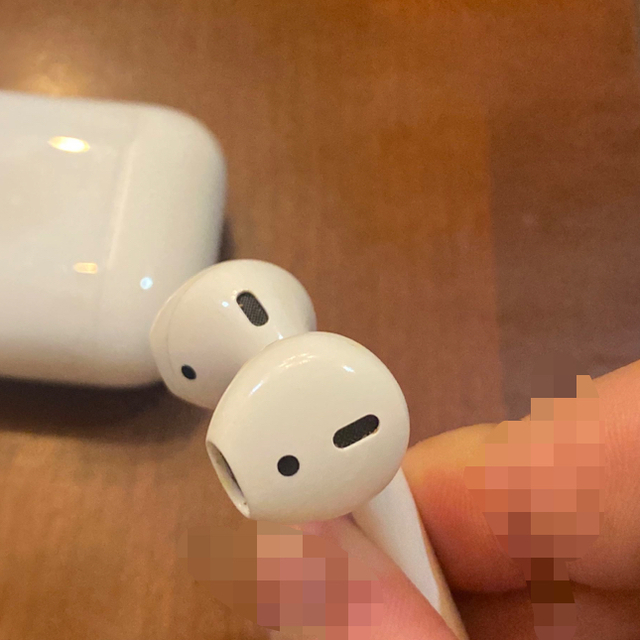 airpods 初代　中古品 スマホ/家電/カメラのオーディオ機器(ヘッドフォン/イヤフォン)の商品写真