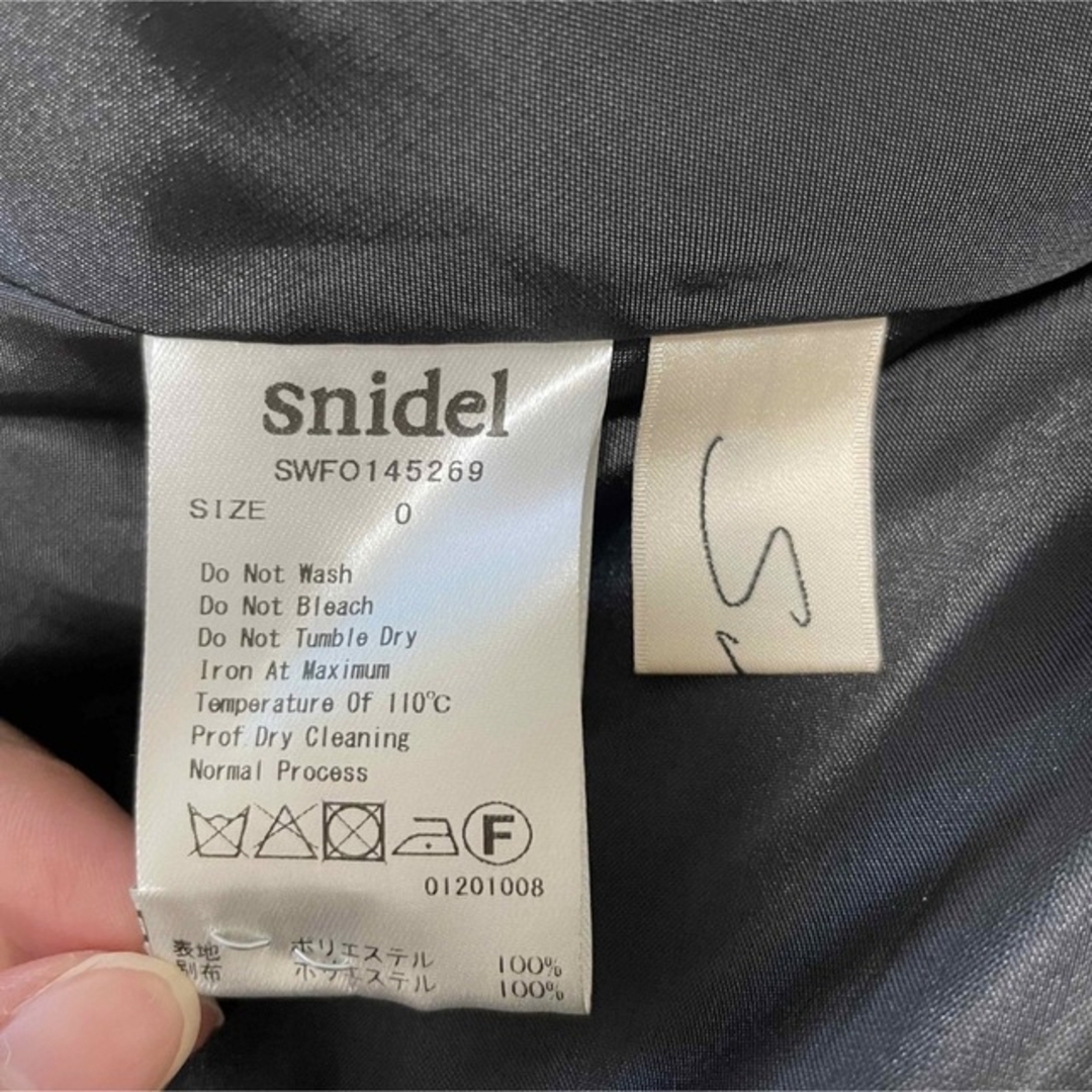 SNIDEL(スナイデル)のsnidel スナイデル　ミニドレス　パーティードレス　ベアドレス レディースのフォーマル/ドレス(ミニドレス)の商品写真