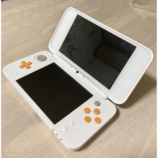 Nintendo NEW ニンテンドー 2DS LL ホワイト/オレンジ