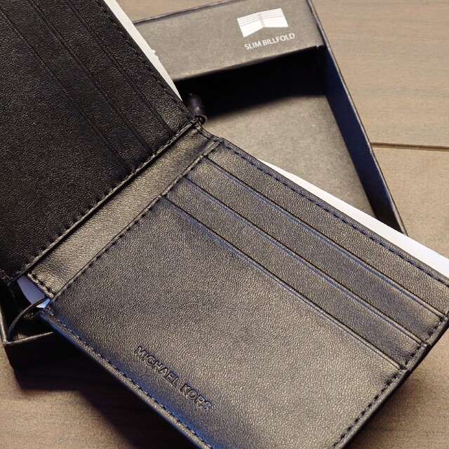 Michael Kors(マイケルコース)のMICHAEL KORS Slim Billfold メンズのファッション小物(折り財布)の商品写真