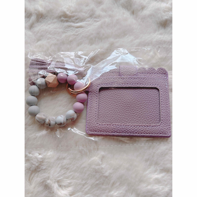 可愛い ♡ ブレス付パスケース ライトパープル レディースのファッション小物(パスケース/IDカードホルダー)の商品写真