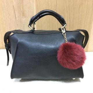 ザラ(ZARA)のザラ ZARA ショルダーバッグ ブラック チャーム付 インスタ人気 完売品(ショルダーバッグ)