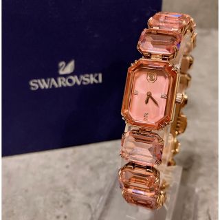 Swarovski 新作 オクタゴンカット ブレスレットウォッチ