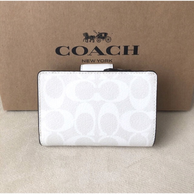 【秋コーデ】✨COACH コーチ 折り財布　チョーク　ホワイト白色 F11484