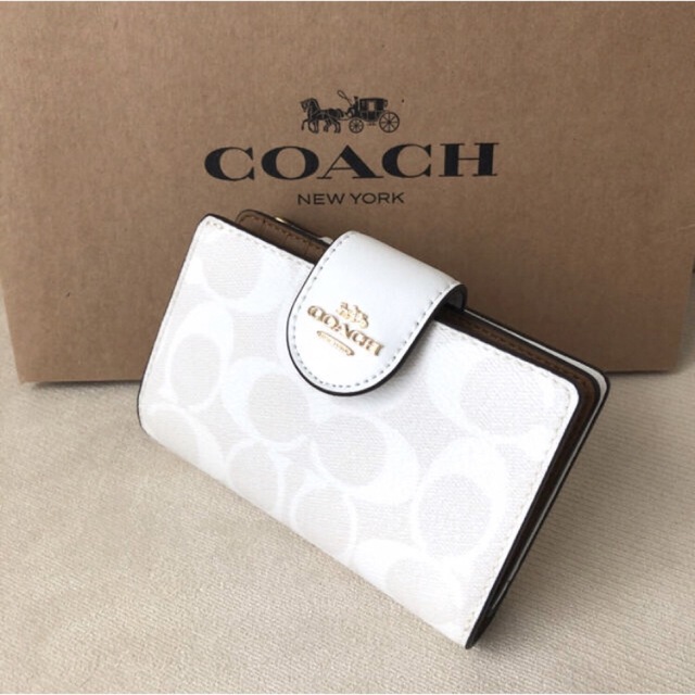 新品 未使用 COACH コーチ 二つ折り財布　財布 グレイシャー ホワイト