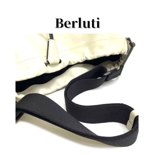 Berluti(ベルルッティ)の美品✨ベルルッティ 19AW ミニマル ショルダーバッグ 大容量 レザー メンズのバッグ(ショルダーバッグ)の商品写真