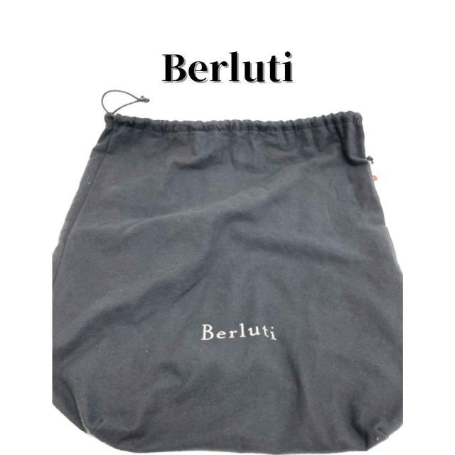 Berluti(ベルルッティ)の美品✨ベルルッティ 19AW ミニマル ショルダーバッグ 大容量 レザー メンズのバッグ(ショルダーバッグ)の商品写真