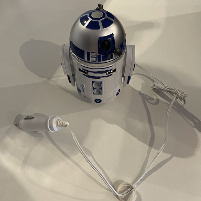 スターウォーズ R2-D2 USB 車載充電器の通販 by aki-0707's shop スターウォーズ R2-D2 USB 車載充電器の通販 by aki-0707's shop