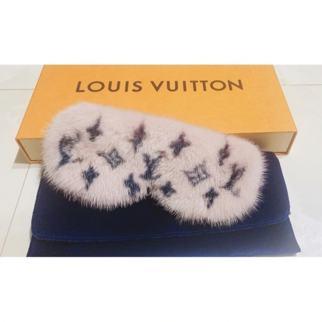 牛革福岡店にて購入LOUIS VUITTON アイマスク