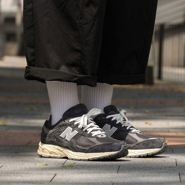 美品 ニューバランス new balance M2002RHO ファントム-