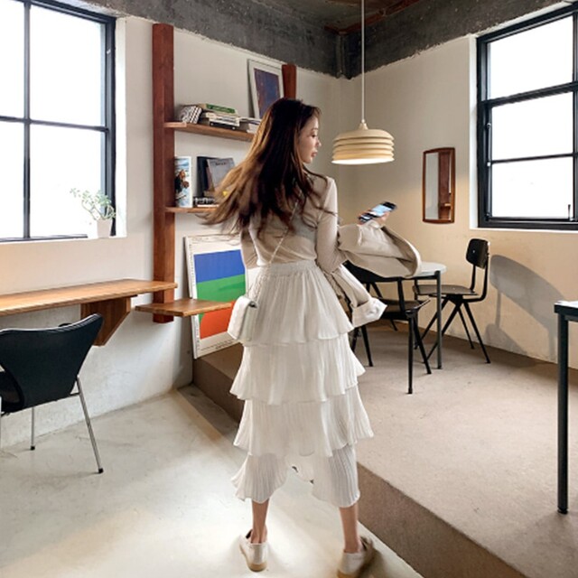 ♬さらさらティアードスカート プリーツ ホワイト■韓国ファッション 春夏 レディースのスカート(ロングスカート)の商品写真