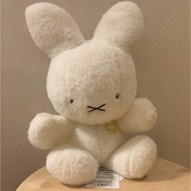 miffy(ミッフィー)のファーストミッフィー60周年限定ぬいぐるみ エンタメ/ホビーのおもちゃ/ぬいぐるみ(ぬいぐるみ)の商品写真