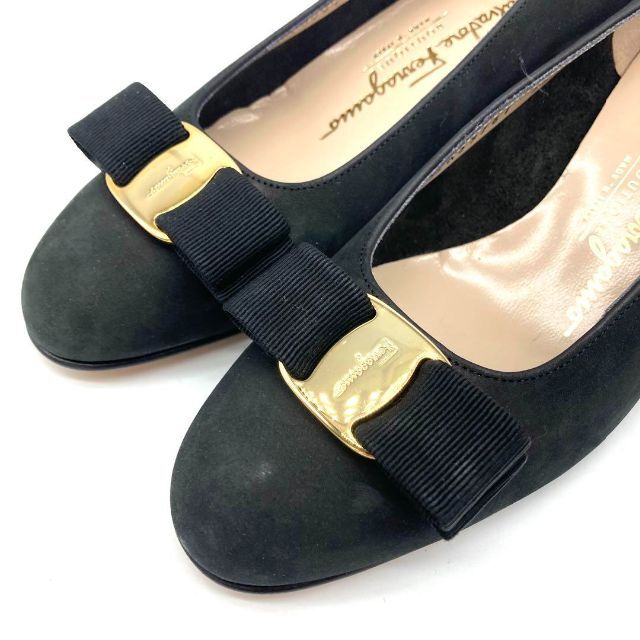 ✨️新品未使用✨️ FERRAGAMO 23cm ヴァラリボン ヌバック 黒 1