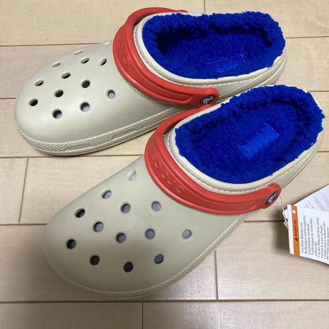 crocs(クロックス)の新品 25㎝ クロックス クラシック ラインド クロッグ ボア付き メンズの靴/シューズ(サンダル)の商品写真