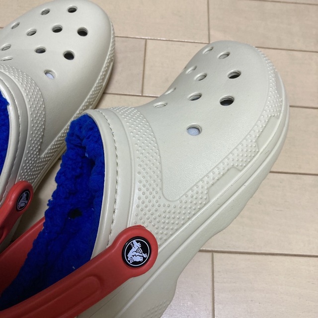 crocs(クロックス)の新品 25㎝ クロックス クラシック ラインド クロッグ ボア付き メンズの靴/シューズ(サンダル)の商品写真